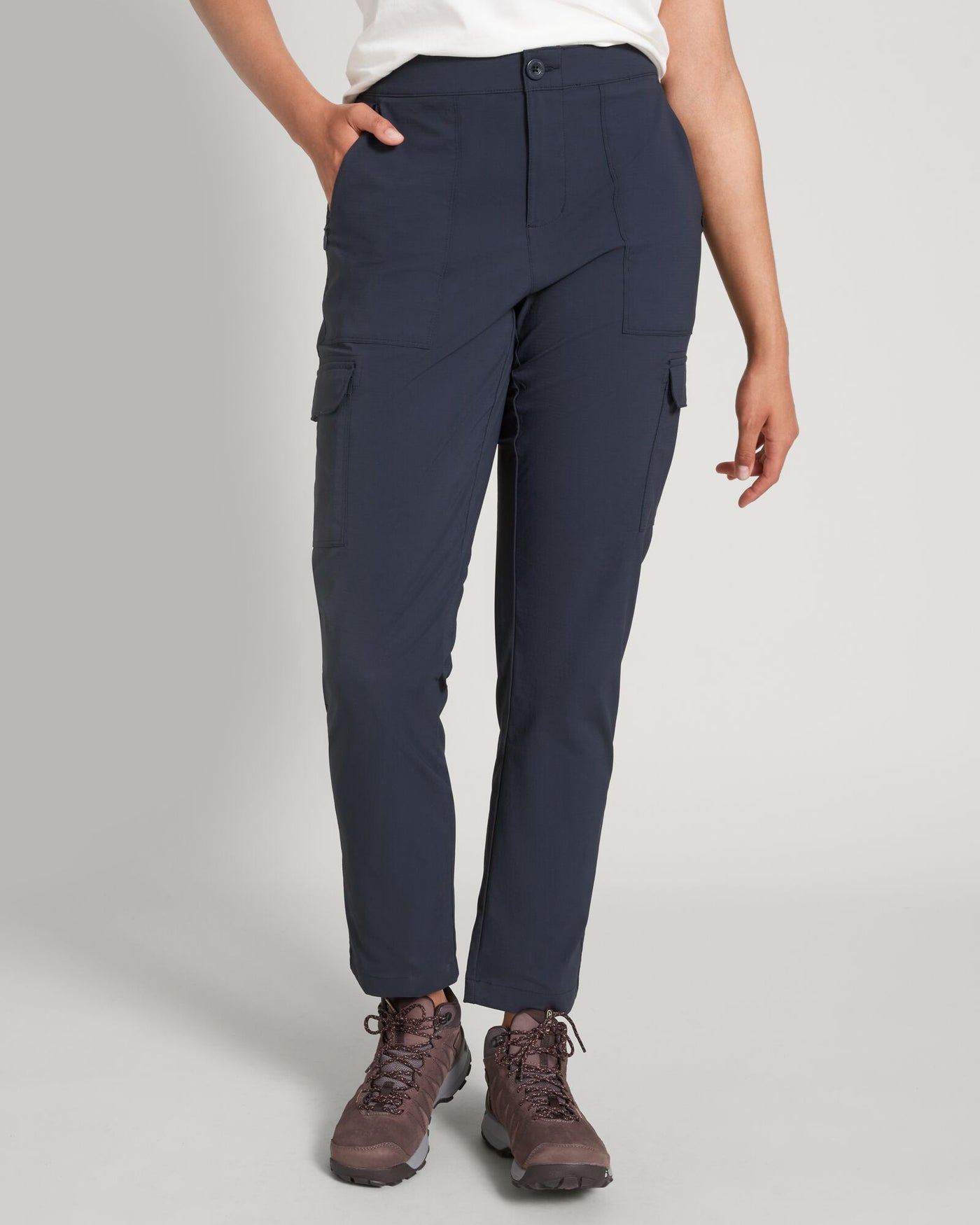 a0715_893_miro_womens_pants_a_1743634986000