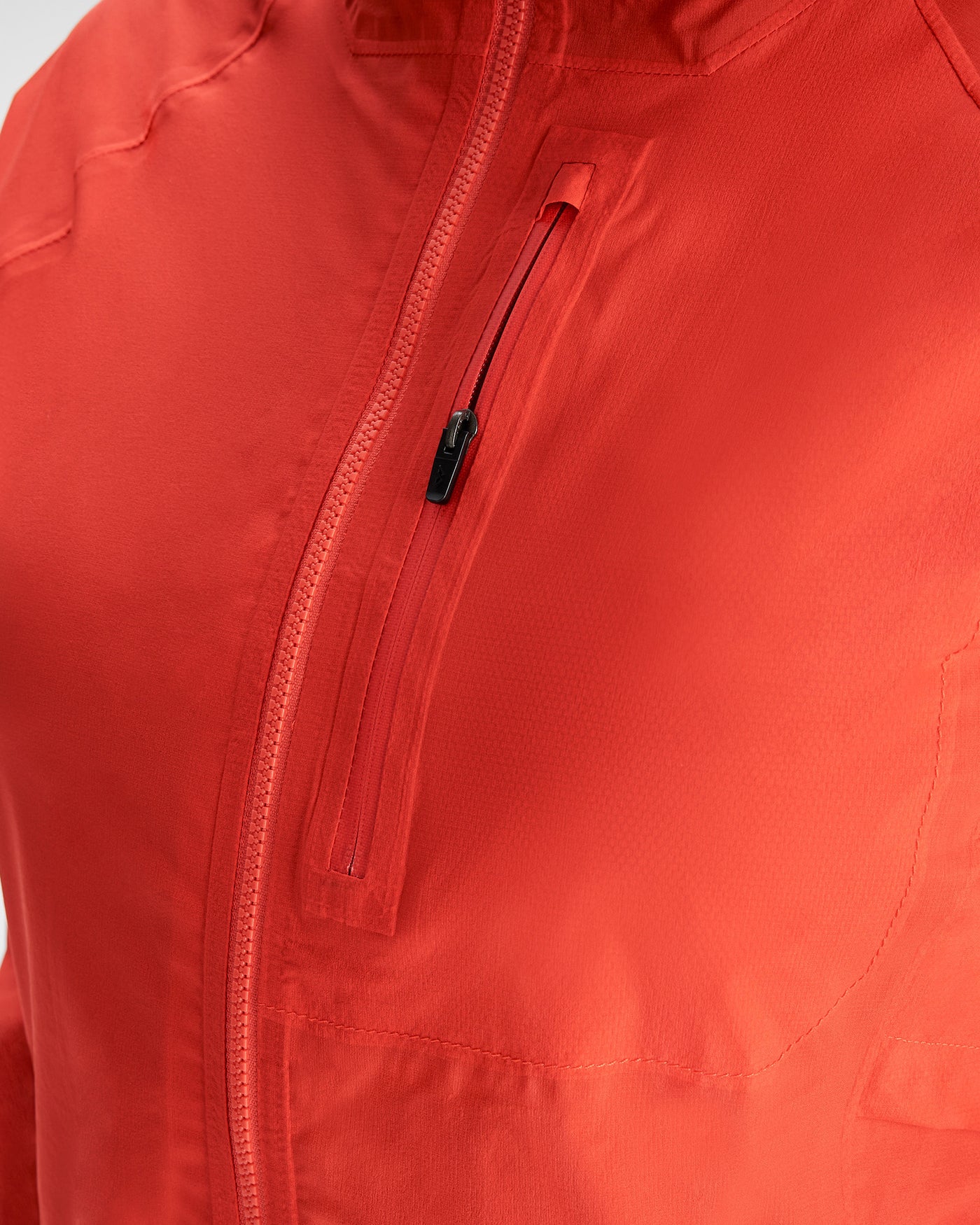 b0651_oi7_seeker_womens_2_5l_rain_jacket_f_1743629194000